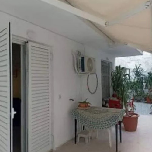 Γκαρσονιέρα 25 τ.μ. πλήρως ανακαινισμένη και επιπλωμένη στη Φρεαττύδα Πειραιά