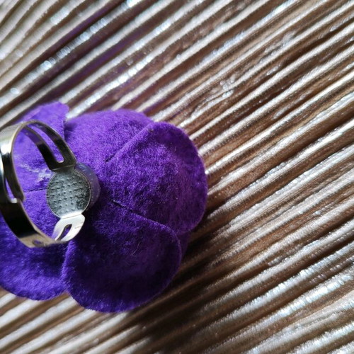 Rose ring purple fabric like new
