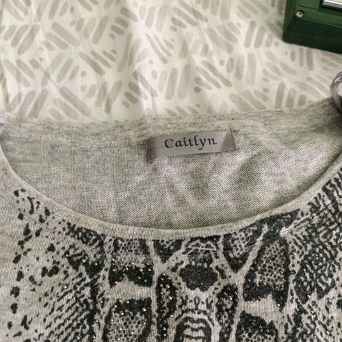Caitlyn women's thin blouse like new, gray, size M