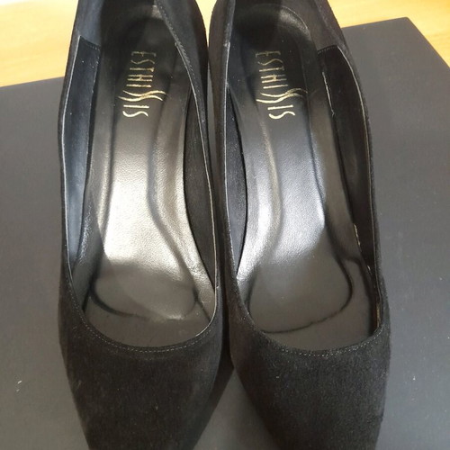 Suede leather pumps used size 39 with unique 6 cm heel