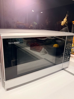 Sharp Microwave Oven 20Lt like new, 800W, 8 programs