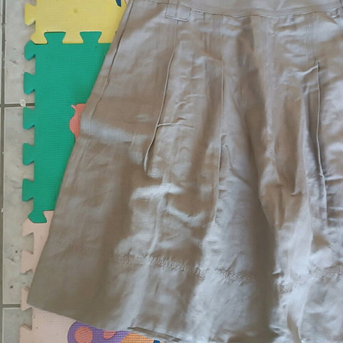 Zara large beige skirt like new, alpha line fit