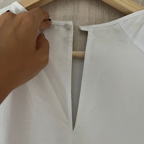Gizia top used, size M, white with embroidered stones
