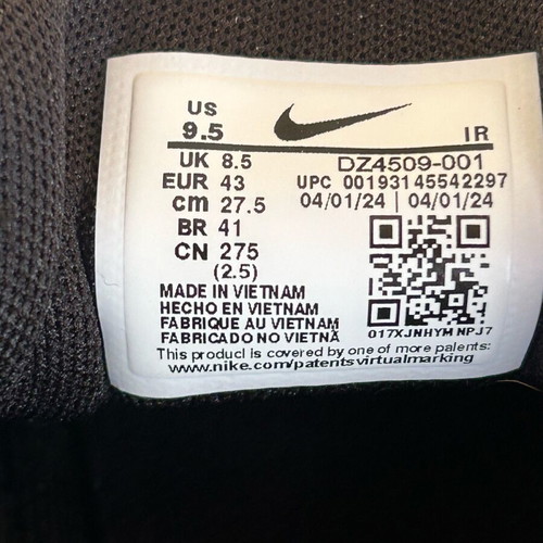 Nike Tn Air athletic shoes new, size 42, black