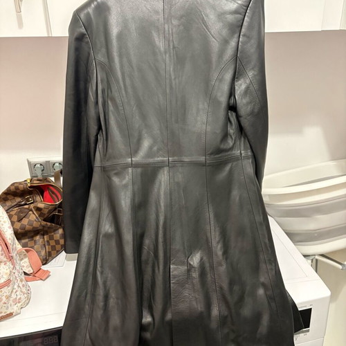 Leather trench coat size M like new, black
