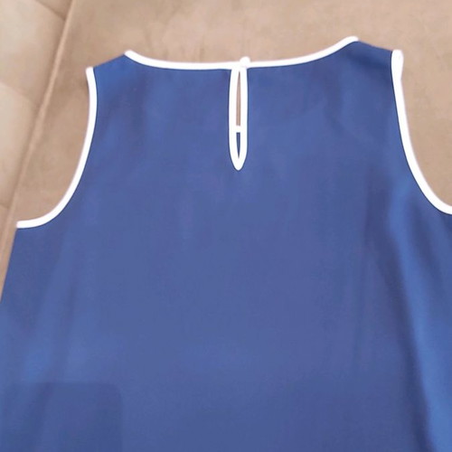 Tommy Hilfiger women's top medium blue like new