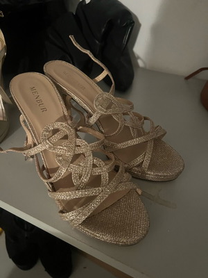 Menbur gold evening sandals like new, size 38