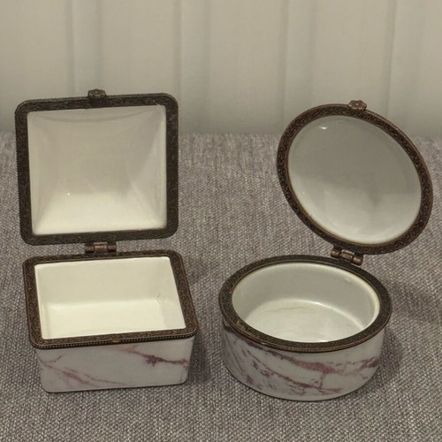 Jewelry boxes set of 2 unused with marble look and bronze closure