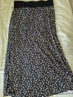 Celestino midi skirt like new with animal print S-M