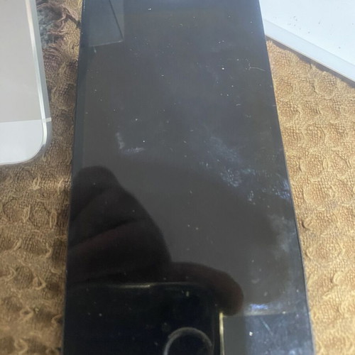 iPhone 5s and 2 more 5s for spare parts with boxes