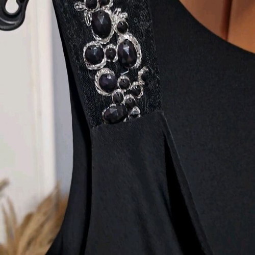 Dress black like new with elastic fabric, size L