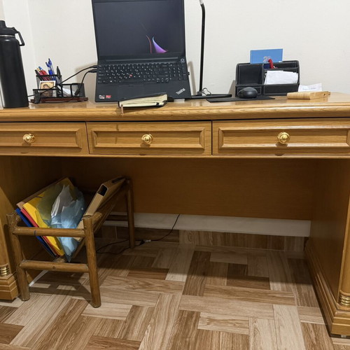 Classic large desk