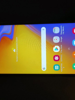 Samsung Galaxy J6+ plus употребяван смартфон със следи на екрана