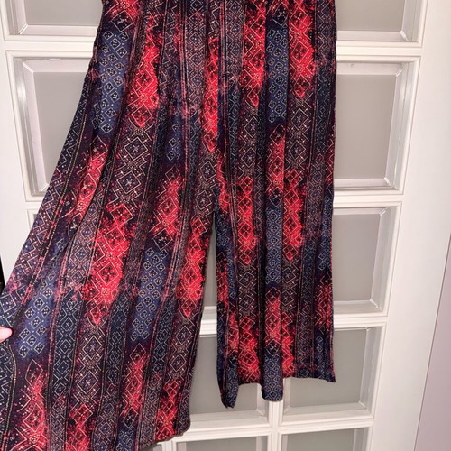 Ale zip culottes like new, viscose, colorful linear pattern, size M