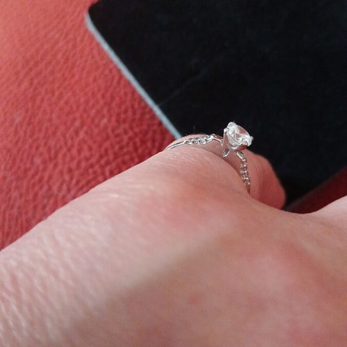 White gold ring 14 karat 585 like new
