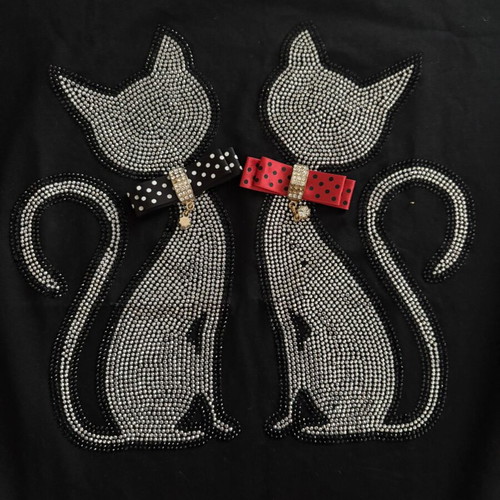 T-shirt with Cats and Rhinestones like new, size M