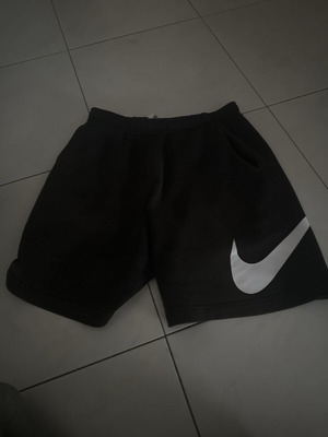 Nike σορτσάκι μαύρο μέγεθος Μ σαν καινούργιο