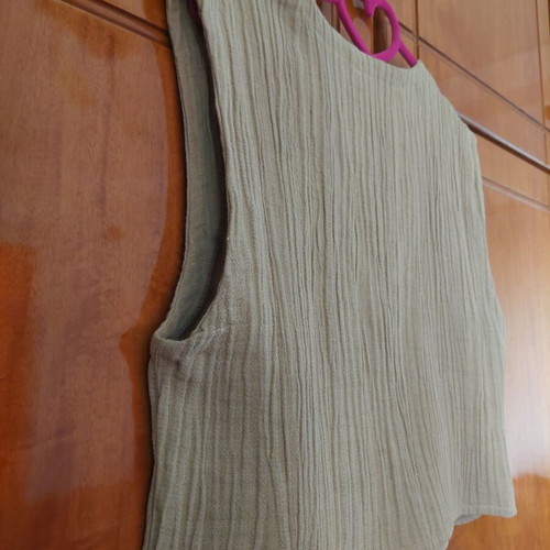 Anel beige cotton top with large V-neck like new