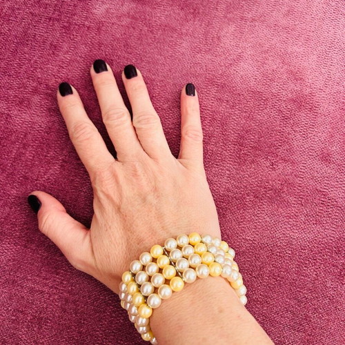 Bracelet type white pearl like new