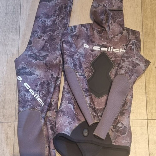 R.Calich 3mm Diving Suit size XS like new