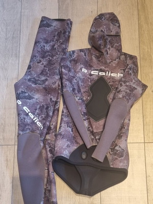 R.Calich 3mm Diving Suit size XS like new
