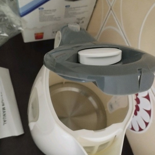 Kettle new unused in its box