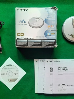 Sony Discman D-NE300 Atrac3plus MP3 CD Walkman like new