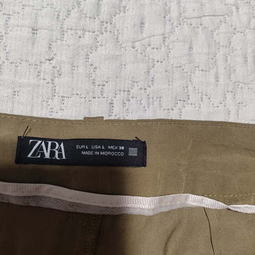 Zara shorts like new, khaki, size L