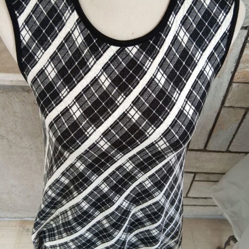 Attrattivo sleeveless dress black and white like new