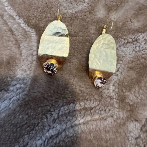 Gold-plated earrings used with Swarovski stone
