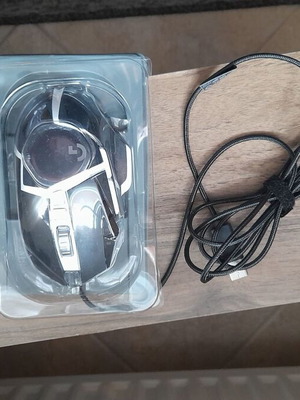 Logitech G502 Hero Special Edition E RGB gaming mouse 16000 DPI black and white like new