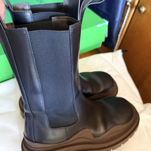 Bottega Veneta Lug Chelsea Boots black leather size 39