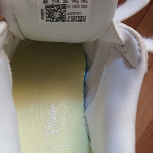 Adidas kids shoes like new, size 25