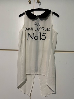 Blouse one size, like new, black and white with collar