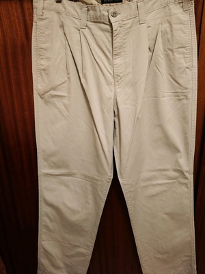 Dockers men's classic fabric pants beige like new