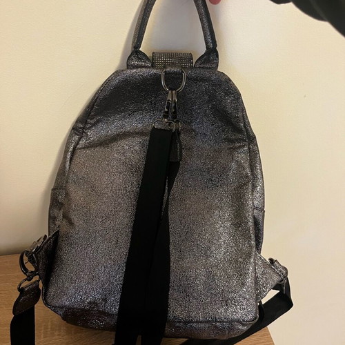 Guess backpack like new, black and silver