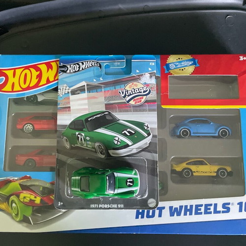 Hot Wheels 10-pack like new, German models