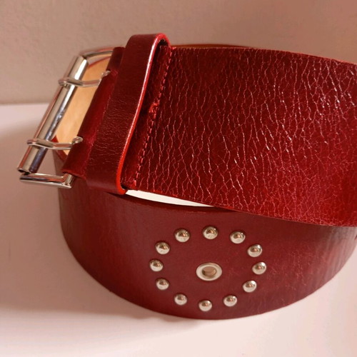 Sarah Lawrence leather belt like new, size 100, dark red