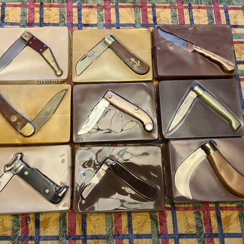 Hachette Fascioli knife collection used with certificate