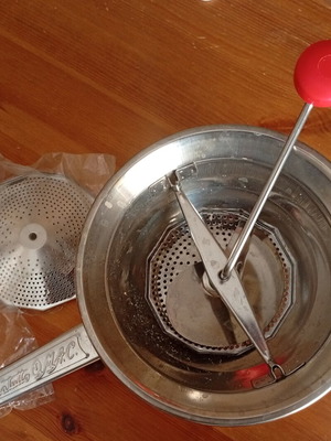 O.M.A.C. Passatutto manual vegetable and tomato mill, stainless steel