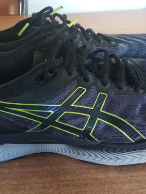 Αθλητικά παπούτσια Asics μεταχειρισμένα, νούμερο 47, μαύρα και μπλε