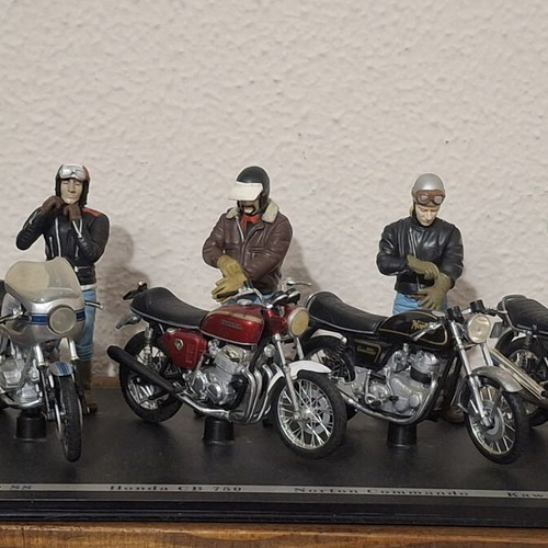 Joe Bar Team Collection Solido motorcycle set 1:18 scale, like new