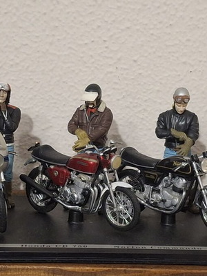 Joe Bar Team Collection Solido motorcycle set 1:18 scale, like new