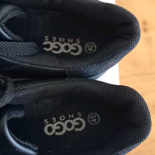 Sneakers GOGO size 40 new black athletic shoes