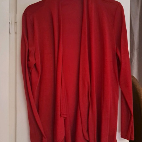 Cardigan red, like new, one size, thin fabric