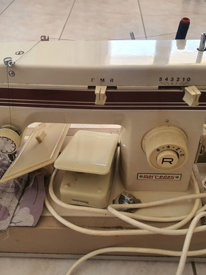 Mercedes electric sewing machine used, metal, multiple stitch types