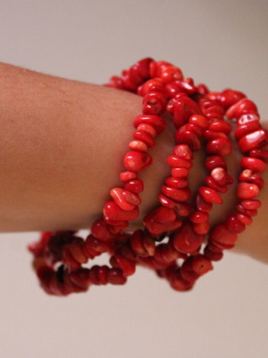 Necklace with red stones new
