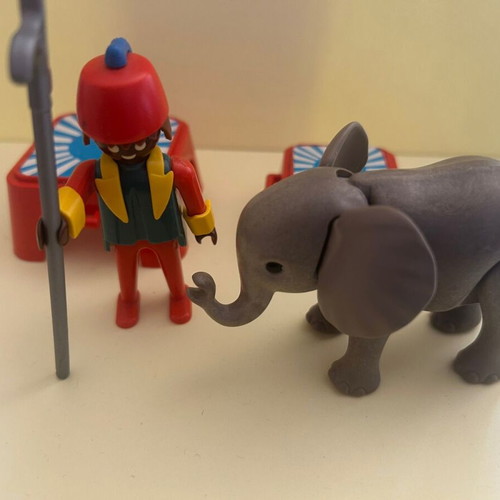 Playmobil Circus set 3519 with figure and elephant