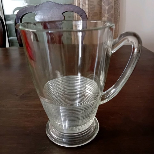 Large vintage glass water pitcher like new