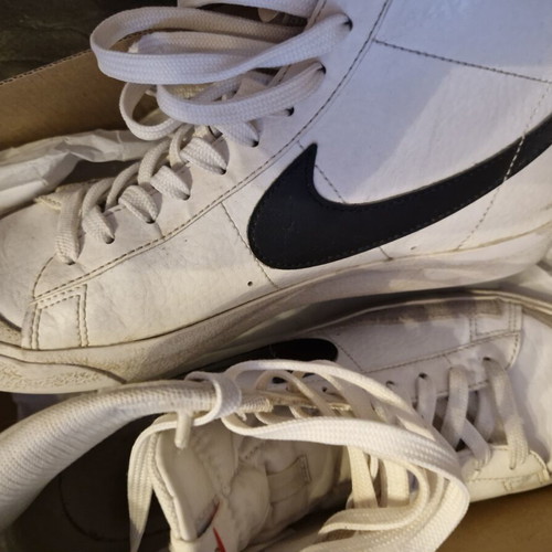 Nike athletic shoes like new, size 40, white